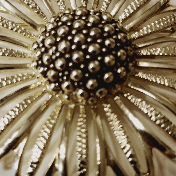 Vintage Big Sunflower Brooch Pin - Picture 6 of 6